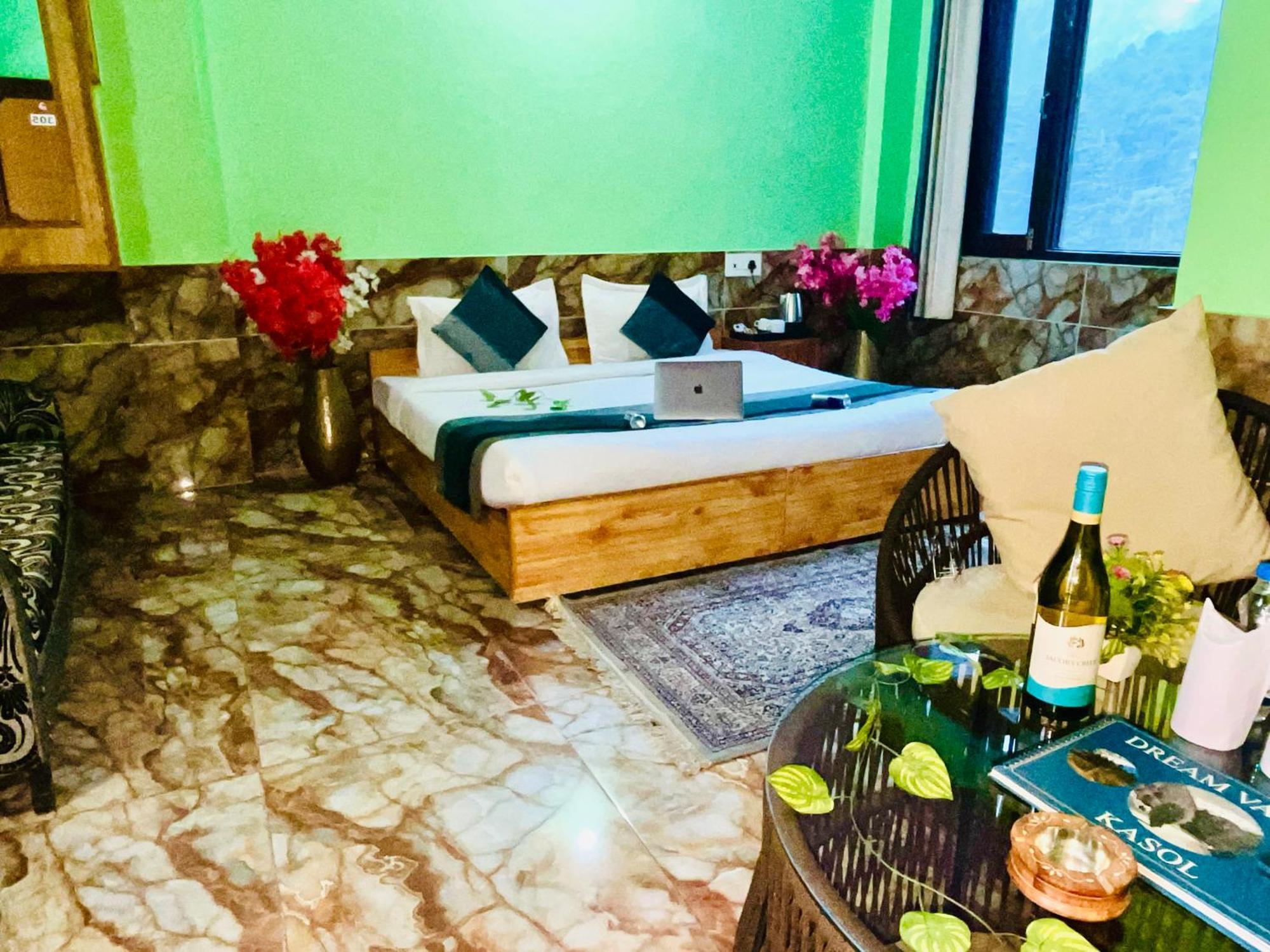 Russian Unit Kasol By Valley Exterior photo