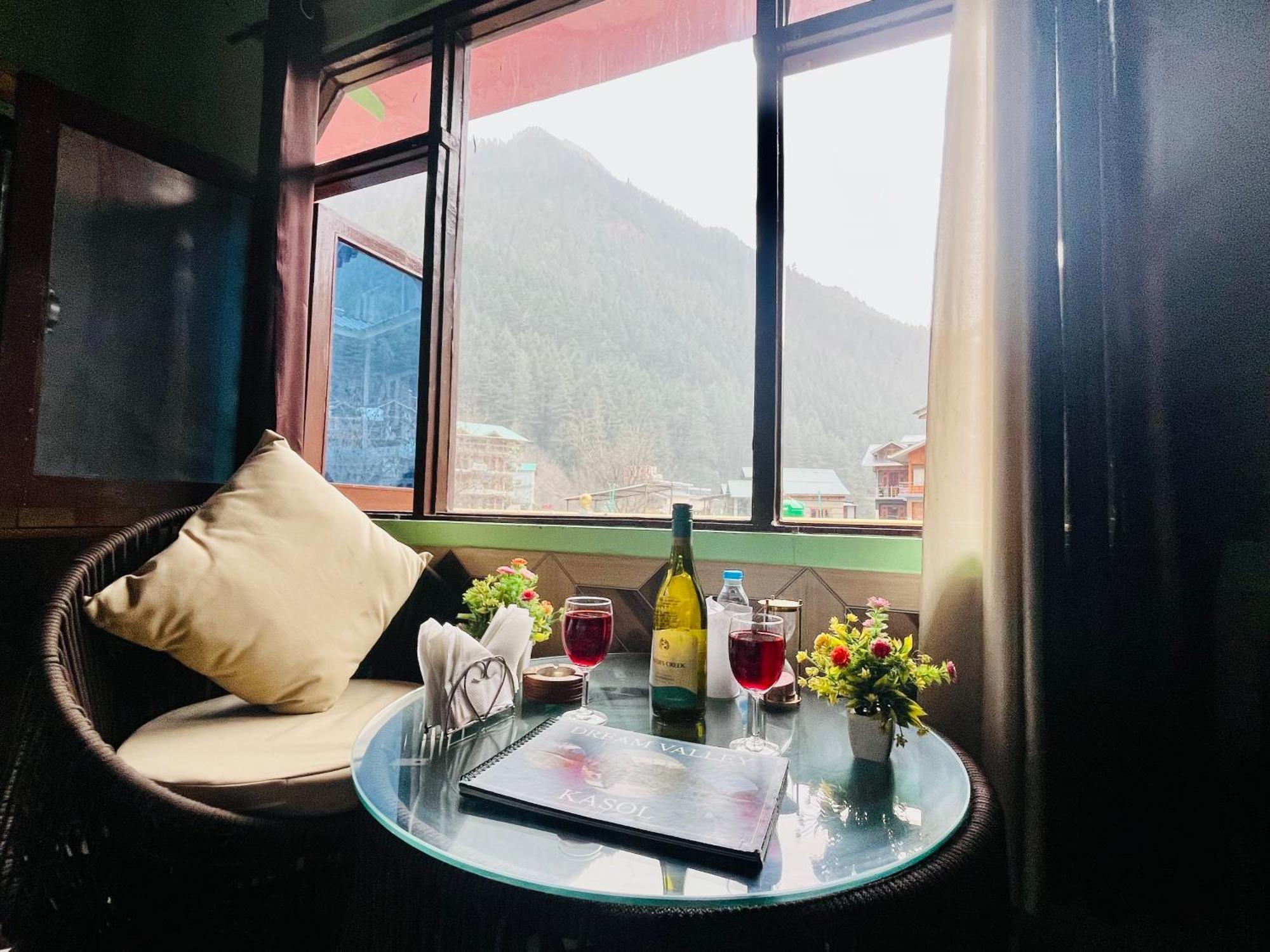 Russian Unit Kasol By Valley Exterior photo