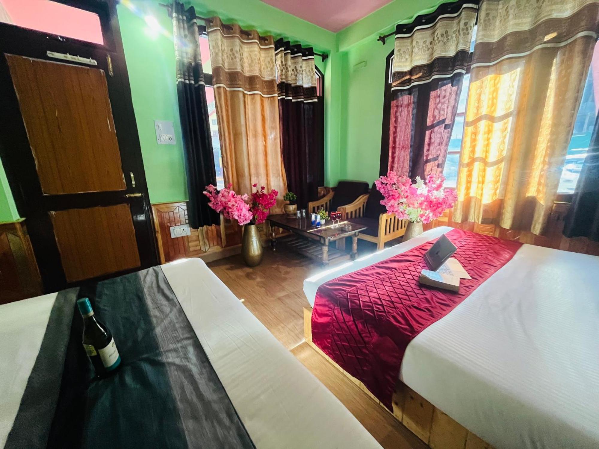 Russian Unit Kasol By Valley Exterior photo