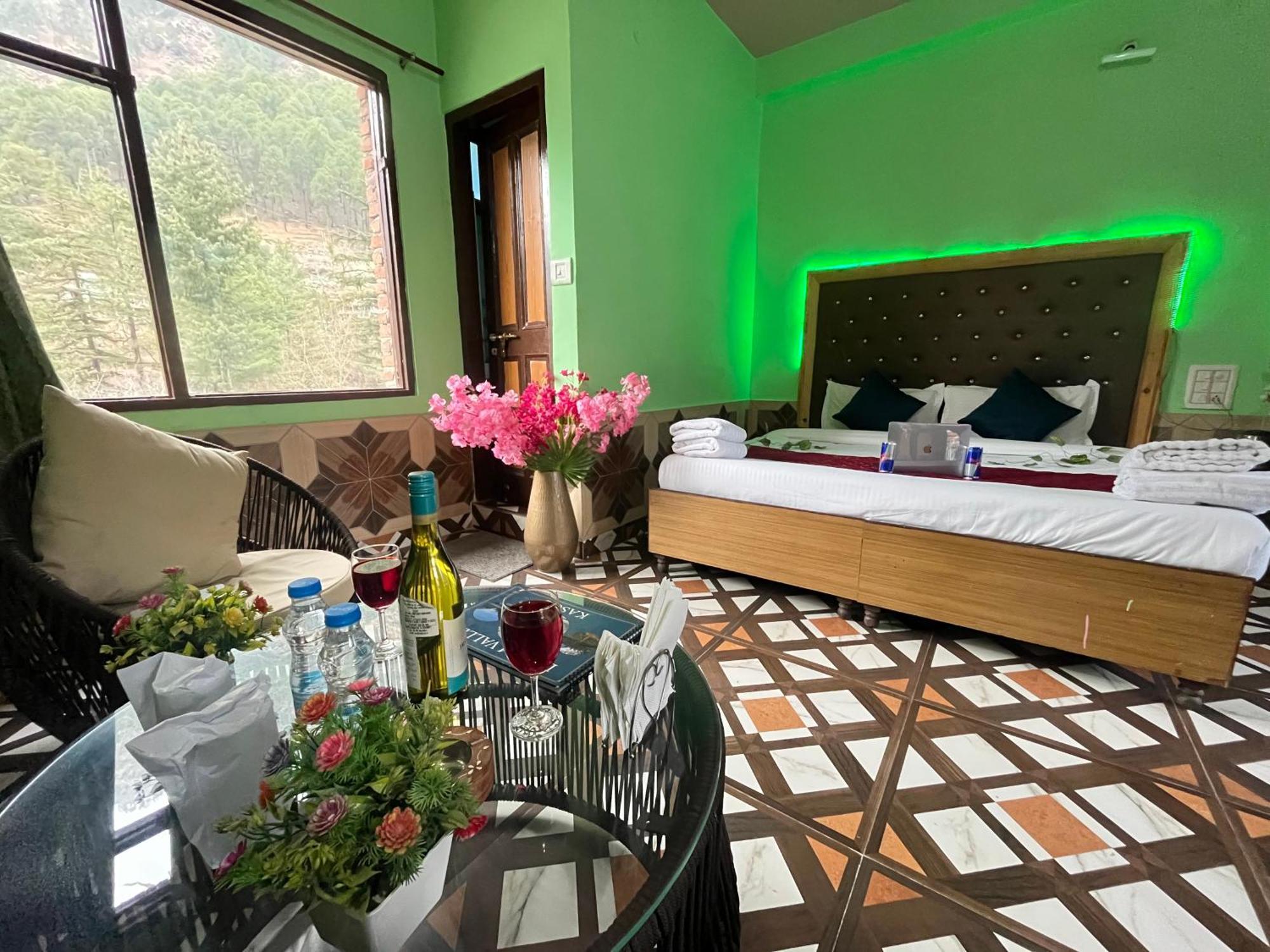 Russian Unit Kasol By Valley Exterior photo