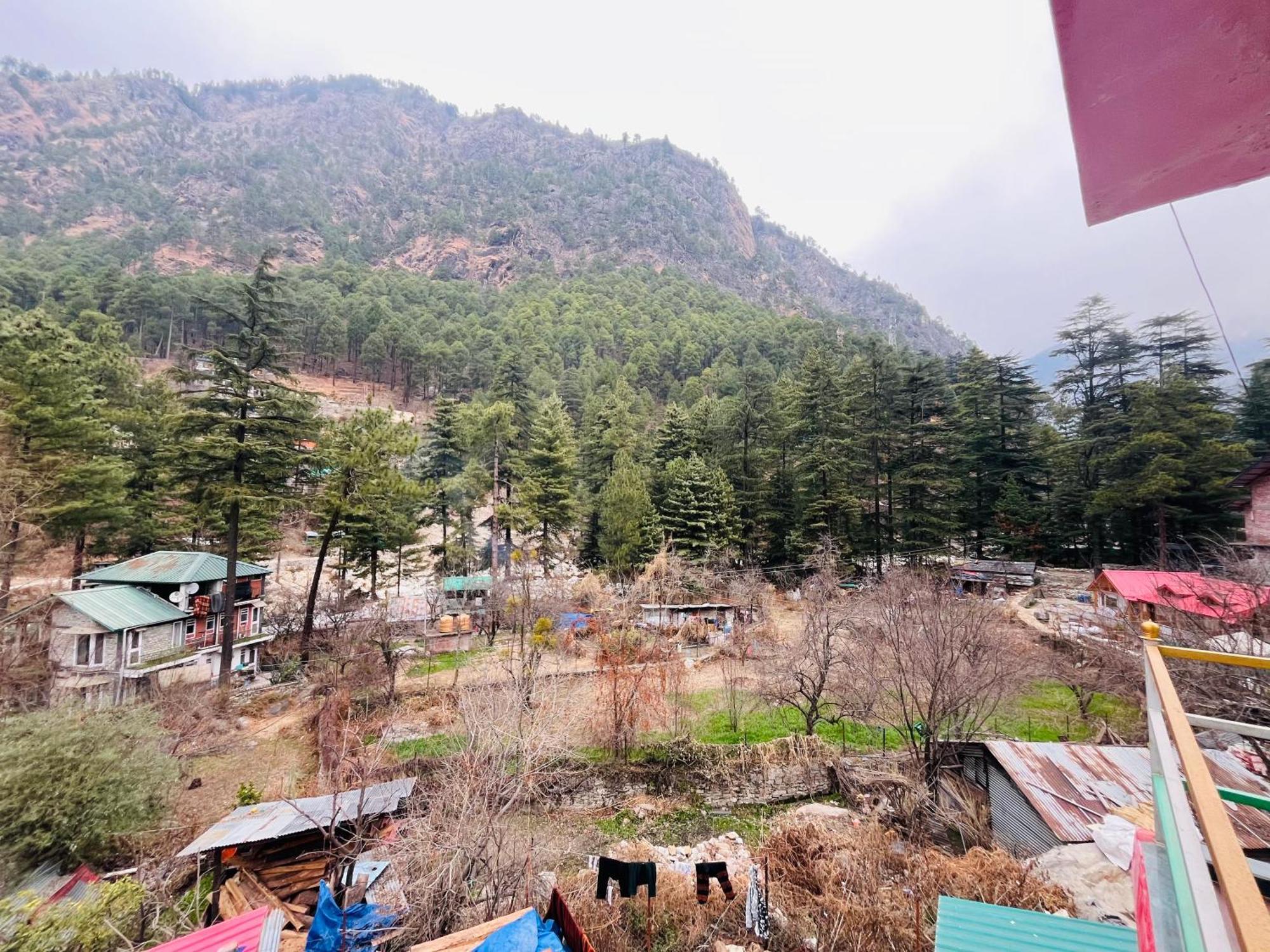 Russian Unit Kasol By Valley Exterior photo