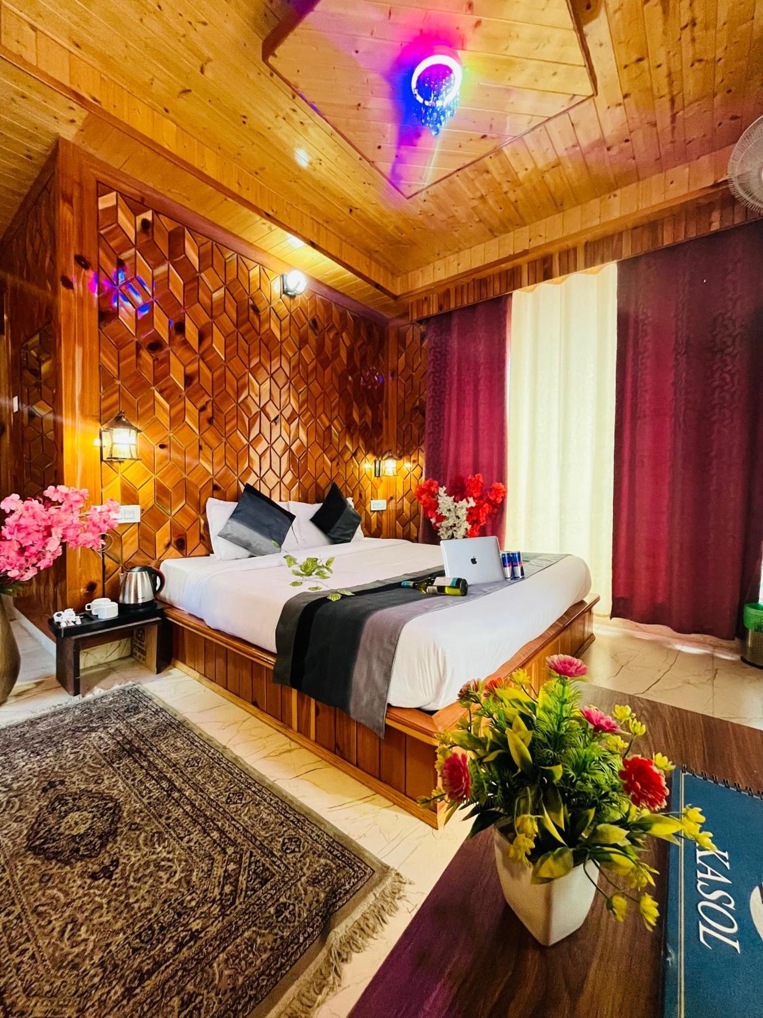 Russian Unit Kasol By Valley Exterior photo
