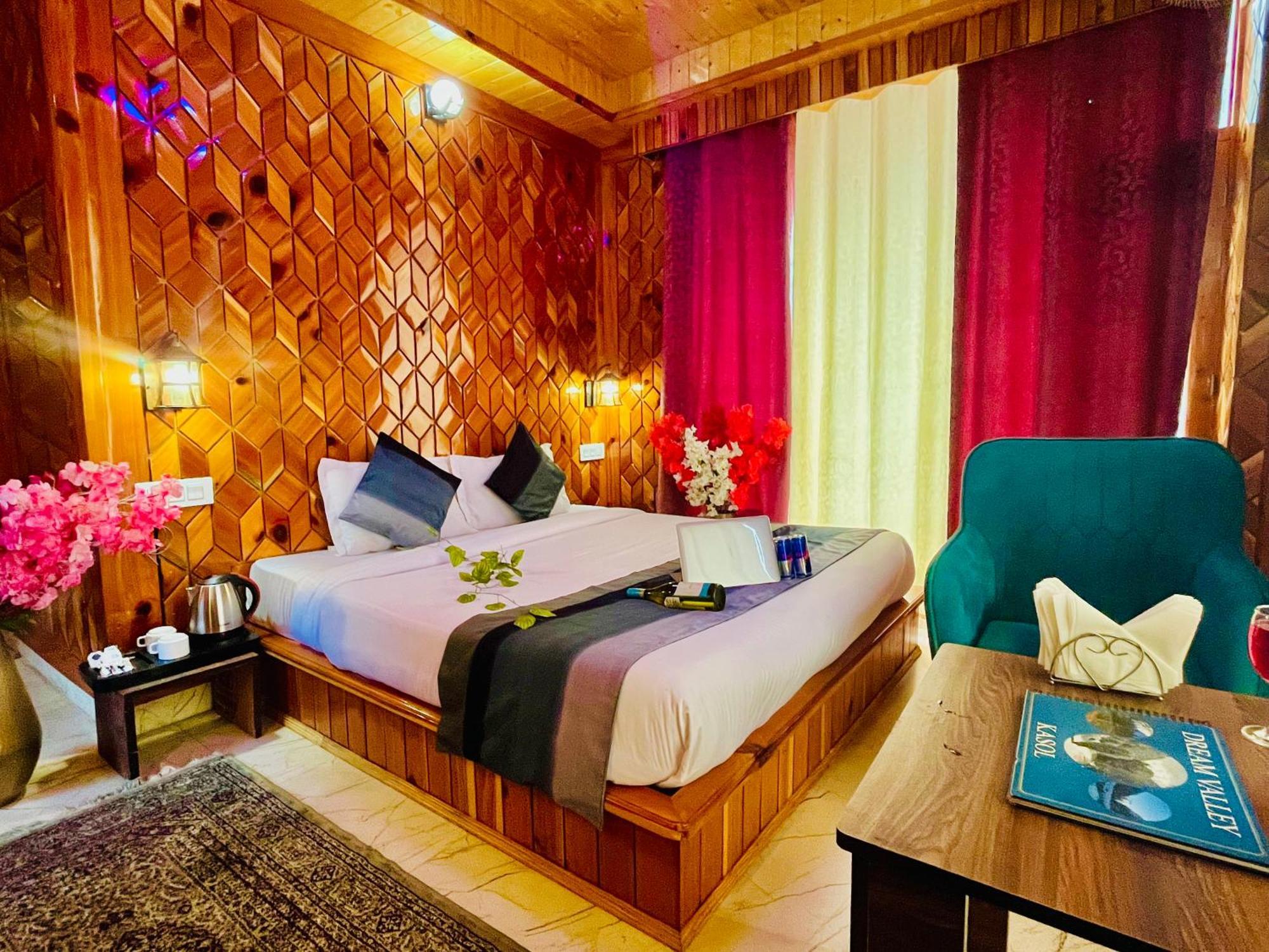 Russian Unit Kasol By Valley Exterior photo