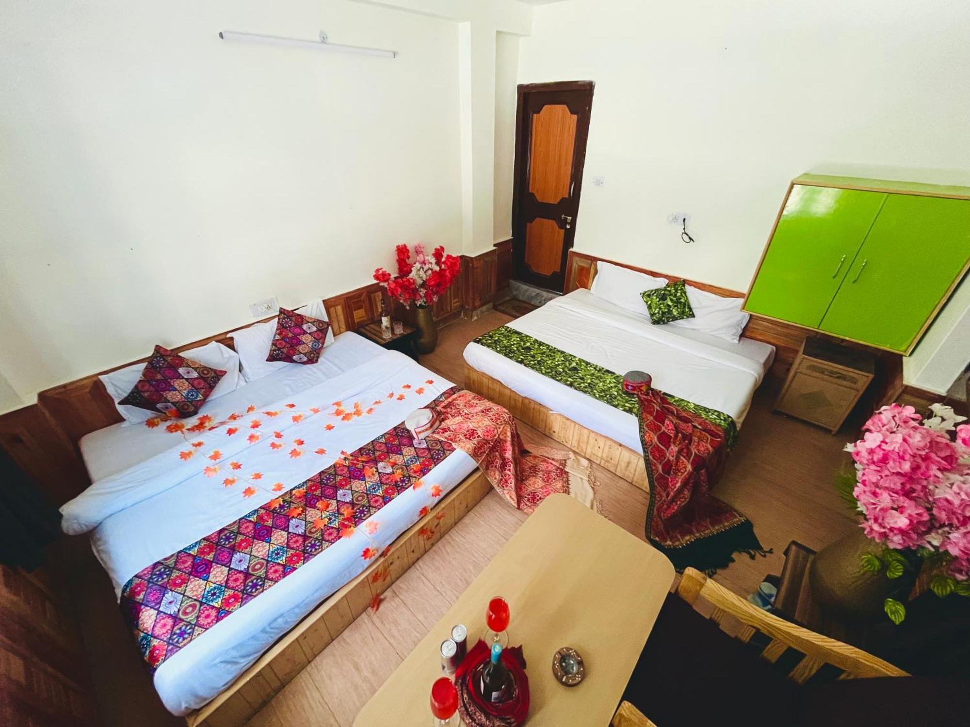 Russian Unit Kasol By Valley Exterior photo